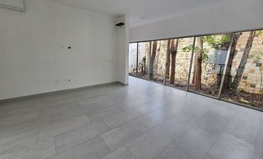 Casa en venta una planta en  esquina Mérida Yucatán, Residencial del Mayab
