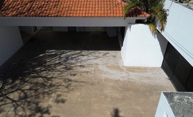 Casa en venta una planta en  esquina Mérida Yucatán, Residencial del Mayab