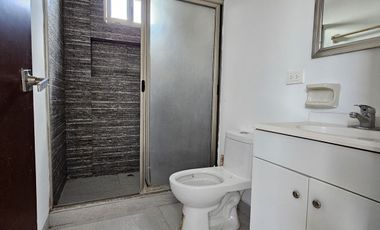 Casa en venta una planta en  esquina Mérida Yucatán, Residencial del Mayab