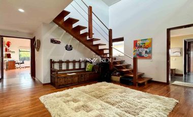 Casa esquinera independiente de un nivel en Cajicá