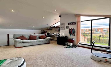 Casa esquinera independiente de un nivel en Cajicá