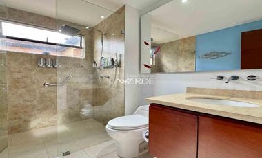 Casa esquinera independiente de un nivel en Cajicá