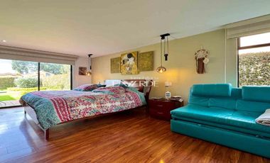 Casa esquinera independiente de un nivel en Cajicá