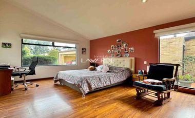 Casa esquinera independiente de un nivel en Cajicá