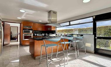 Casa esquinera independiente de un nivel en Cajicá