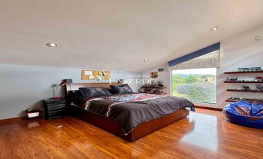 Casa esquinera independiente de un nivel en Cajicá