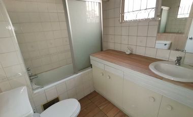 Arriendo Casa 4D2B1E - Las Condes Av Apoquindo