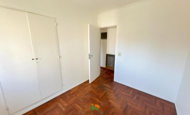 Departamento en venta en General Paz frente a la plaza.