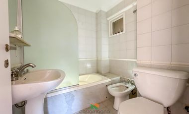 Departamento en venta en General Paz frente a la plaza.
