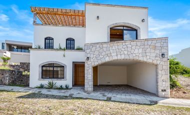 Casa Nueva en Venta en Club de Golf Malanquin en San Miguel de Allende
