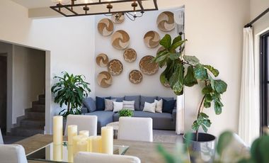 Casa en Venta en San Miguel con Terraza Panorámica y Diseño Contemporáneo
