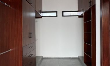 RESIDENCIA NUEVA EN RENTA