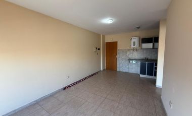 Alquiler departamento 2 ambientes con balcón en Morón