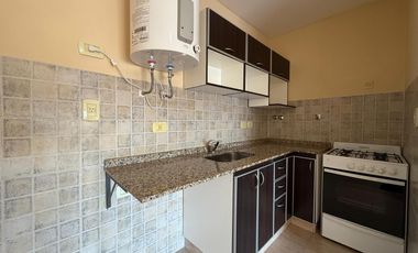 Alquiler departamento 2 ambientes con balcón en Morón