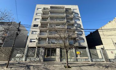 Alquiler departamento 2 ambientes con balcón en Morón