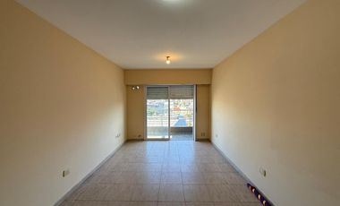 Alquiler departamento 2 ambientes con balcón en Morón