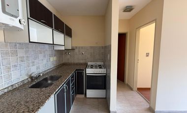 Alquiler departamento 2 ambientes con balcón en Morón