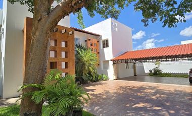 PRECIOSA RESIDENCIA EN EXCLUSIVA PRIVADA LA CEIBA FRENTE A CAMPO DE GOLF.