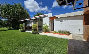 PRECIOSA RESIDENCIA EN EXCLUSIVA PRIVADA LA CEIBA FRENTE A CAMPO DE GOLF.