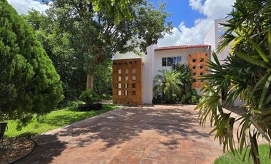 PRECIOSA RESIDENCIA EN EXCLUSIVA PRIVADA LA CEIBA FRENTE A CAMPO DE GOLF.