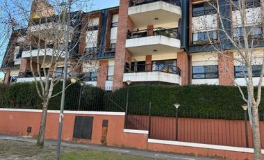 Departamento  Alquiler 2 ambientes con jardin pileta  Tigre centro