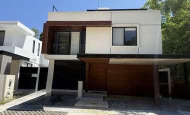 FA CASA  EN VENTA  EN SENDEROS   CIUDAD MAYAKOBA