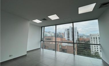 SE ARRIENDA OFICINA POBLADO