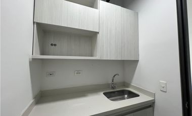 SE ARRIENDA OFICINA POBLADO