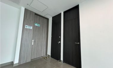 SE ARRIENDA OFICINA POBLADO