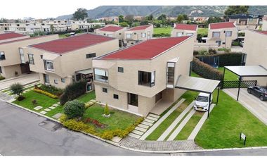 Arriendo Casa Palo de Agua Macarena club house Cota $ 6.000.000