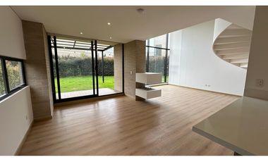 Arriendo Casa Palo de Agua Macarena club house Cota $ 6.000.000