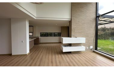 Arriendo Casa Palo de Agua Macarena club house Cota $ 6.000.000