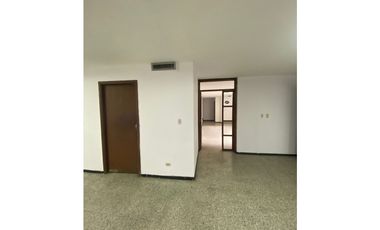 SE ARRIENDA APARTAMENTO / OFICINA EN LA 4TA NORTE CALI