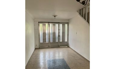 VENDO AMPLIA CASA + APARTAESTUDIO EN GUAYABA