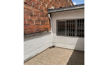 VENDO AMPLIA CASA + APARTAESTUDIO EN GUAYABA