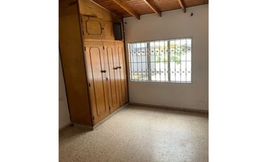 VENDO AMPLIA CASA + APARTAESTUDIO EN GUAYABA