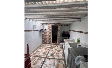SE VENDE CASA BARRIO LOS CORTIJOS