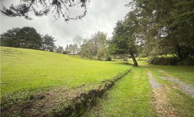 Lote en venta para desarrollar un proyecto de 16 lotes en el retiroLDC