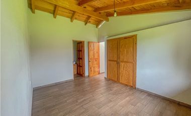 CASA EN RENTA CERCA DE COLEGIOS EN ACATITLAN, VALLE DE BRAVO