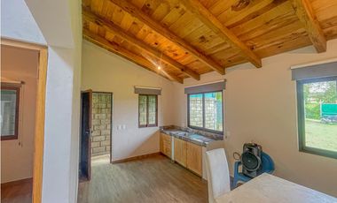 CASA EN RENTA EN ACATITLAN, VALLE DE BRAVO