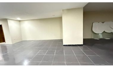 Centro de Guayaquil, Local Comercial en Renta, 114.21m2, 1 Ambiente