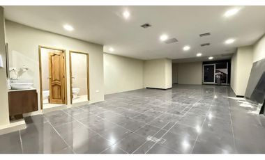 Centro de Guayaquil, Local Comercial en Renta, 114.21m2, 1 Ambiente