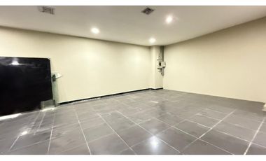 Centro de Guayaquil, Local Comercial en Renta, 114.21m2, 1 Ambiente