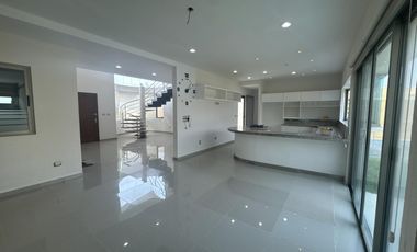 CASA CPN ALBERCA EN VENTA EN PLAYAS DEL CONCHAL
