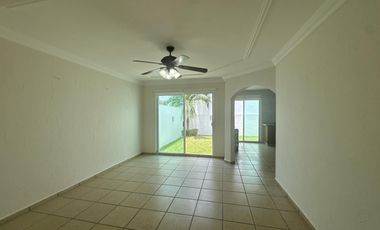 CASA EN VENTA EN BLVD PRINCIPAL EN PLAYAS DEL CONCHAL