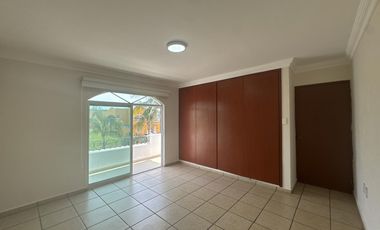 CASA EN VENTA EN BLVD PRINCIPAL EN PLAYAS DEL CONCHAL