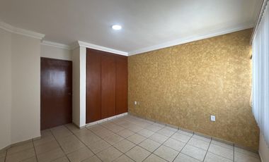 CASA EN VENTA EN BLVD PRINCIPAL EN PLAYAS DEL CONCHAL