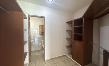CASA EN VENTA EN BLVD PRINCIPAL EN PLAYAS DEL CONCHAL
