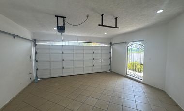 CASA EN VENTA EN BLVD PRINCIPAL EN PLAYAS DEL CONCHAL