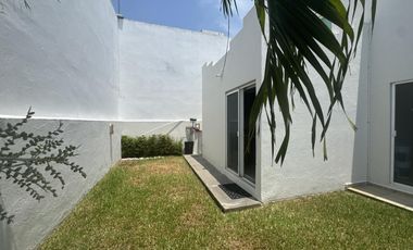 CASA EN VENTA EN BLVD PRINCIPAL EN PLAYAS DEL CONCHAL